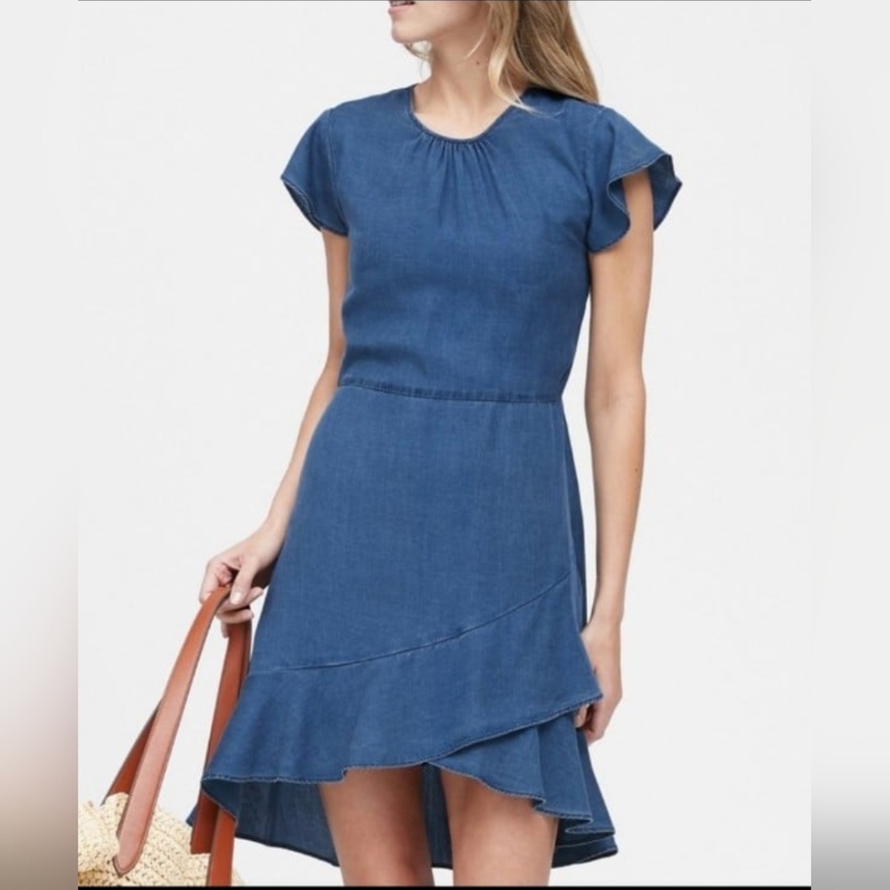 NWOT Banana Republic Chambray Dress